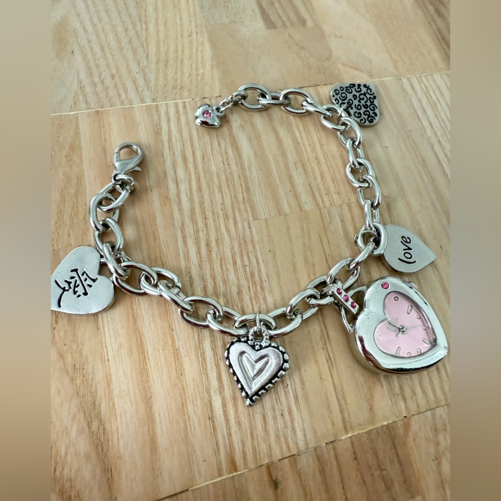 Lei ladies silver tone pink heart charm bracelet watch NEW BATTERY - Picture 3 of 6